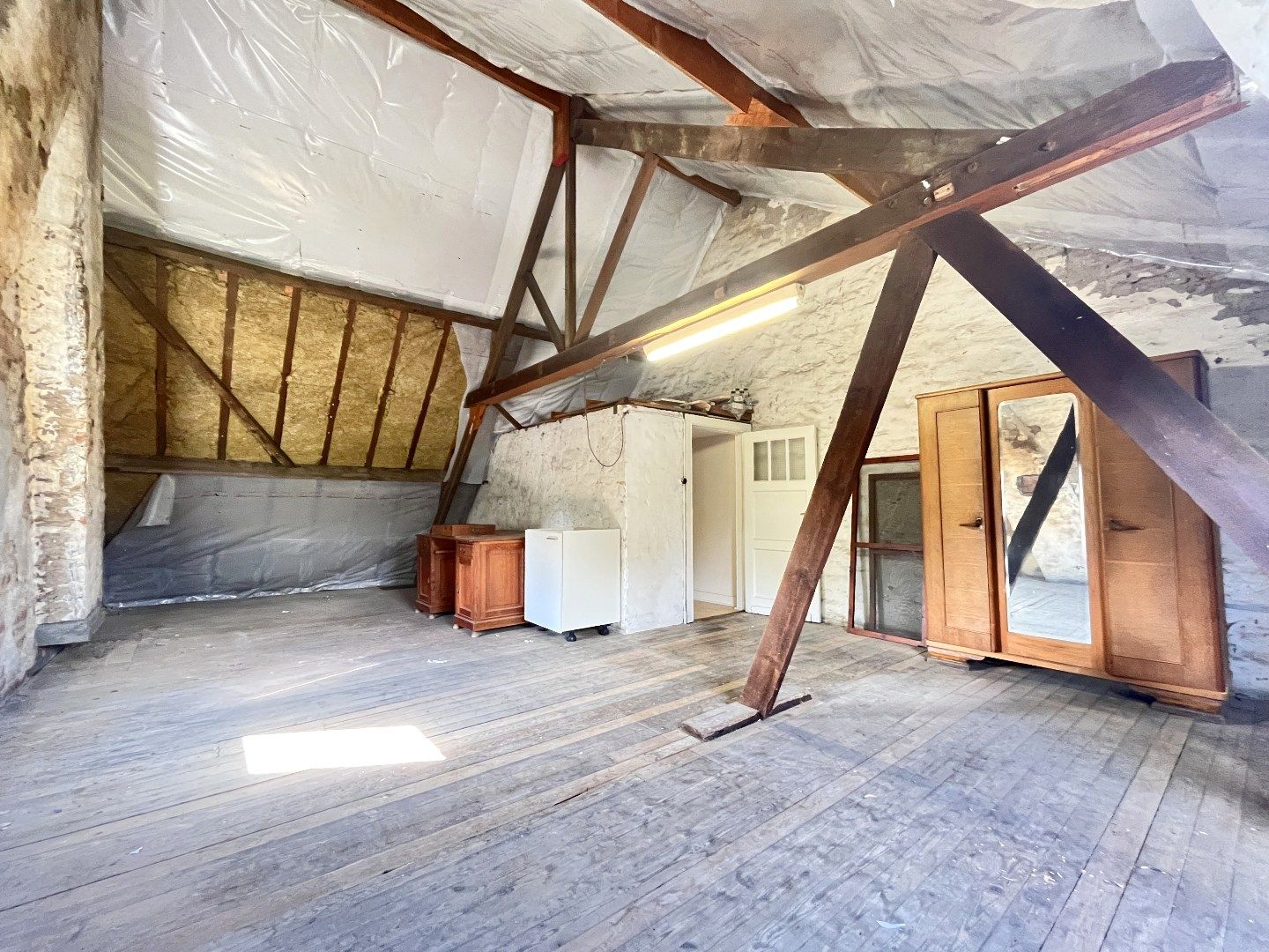 Halfopen 4-slpkr woning met tuin & garage foto 28