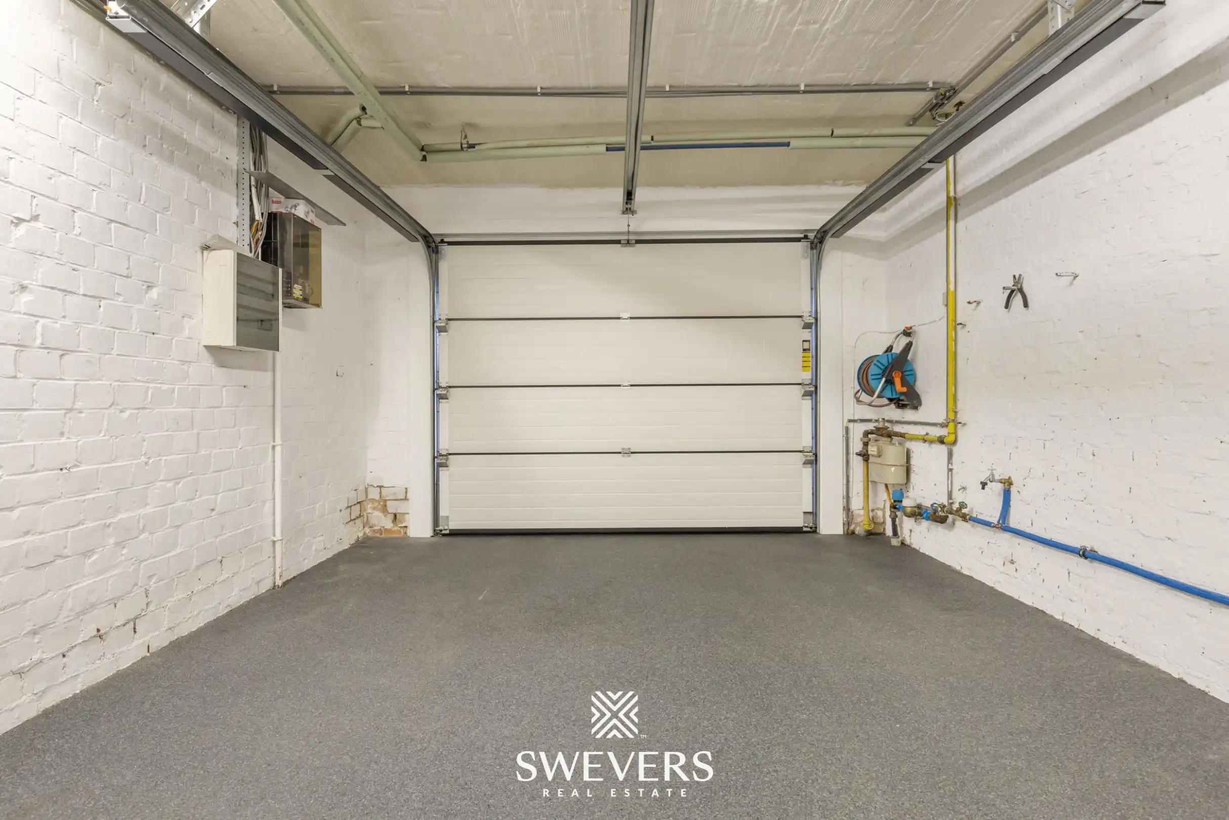 Instapklare rijwoning met 2 zeer ruime slaapkamers en uitstekende ligging foto 16