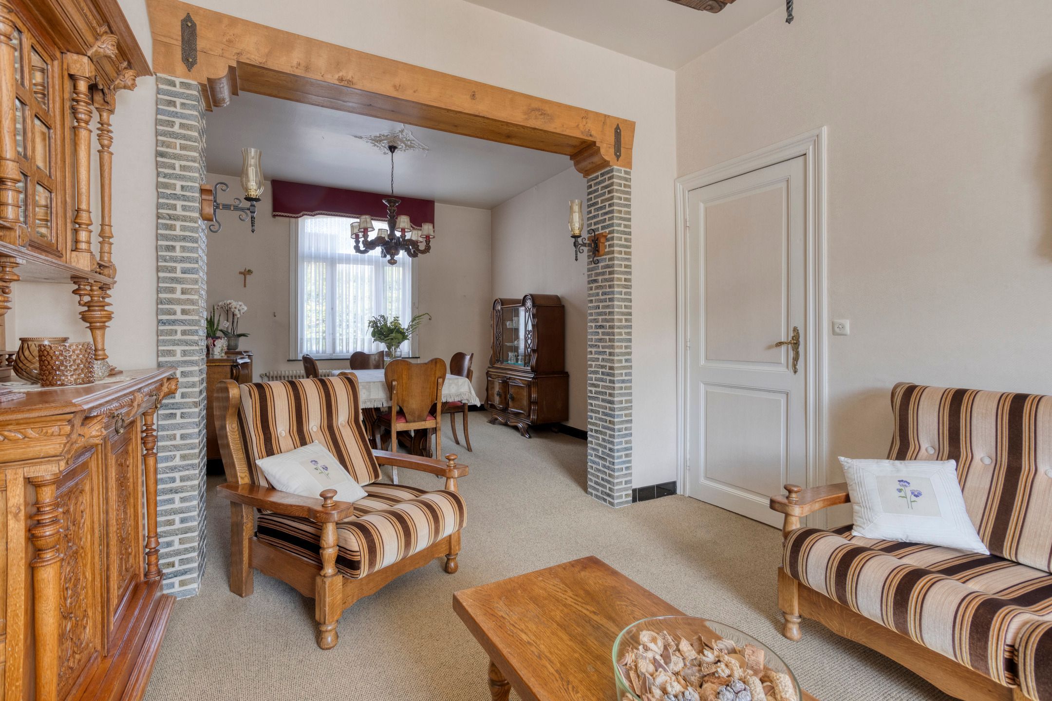 omvangrijk buiten, kansrijk binnen: woning te Bierbeek foto 4