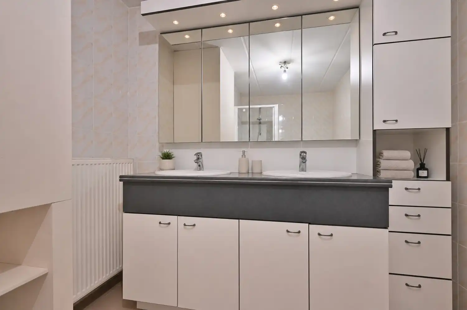 Ruim en veelzijdig appartement met uitzonderlijk uitbreidingspotentieel in Lanaken foto 14