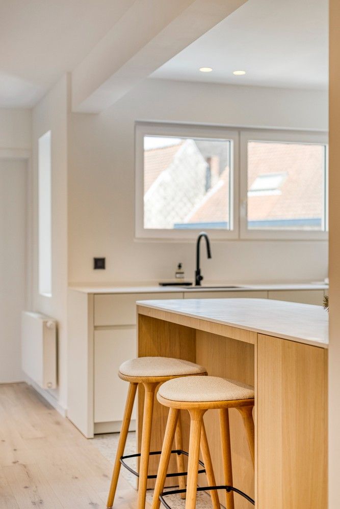 Elegant en tijdloos gerenoveerd appartement met 3 grote slaapkamers. foto 7