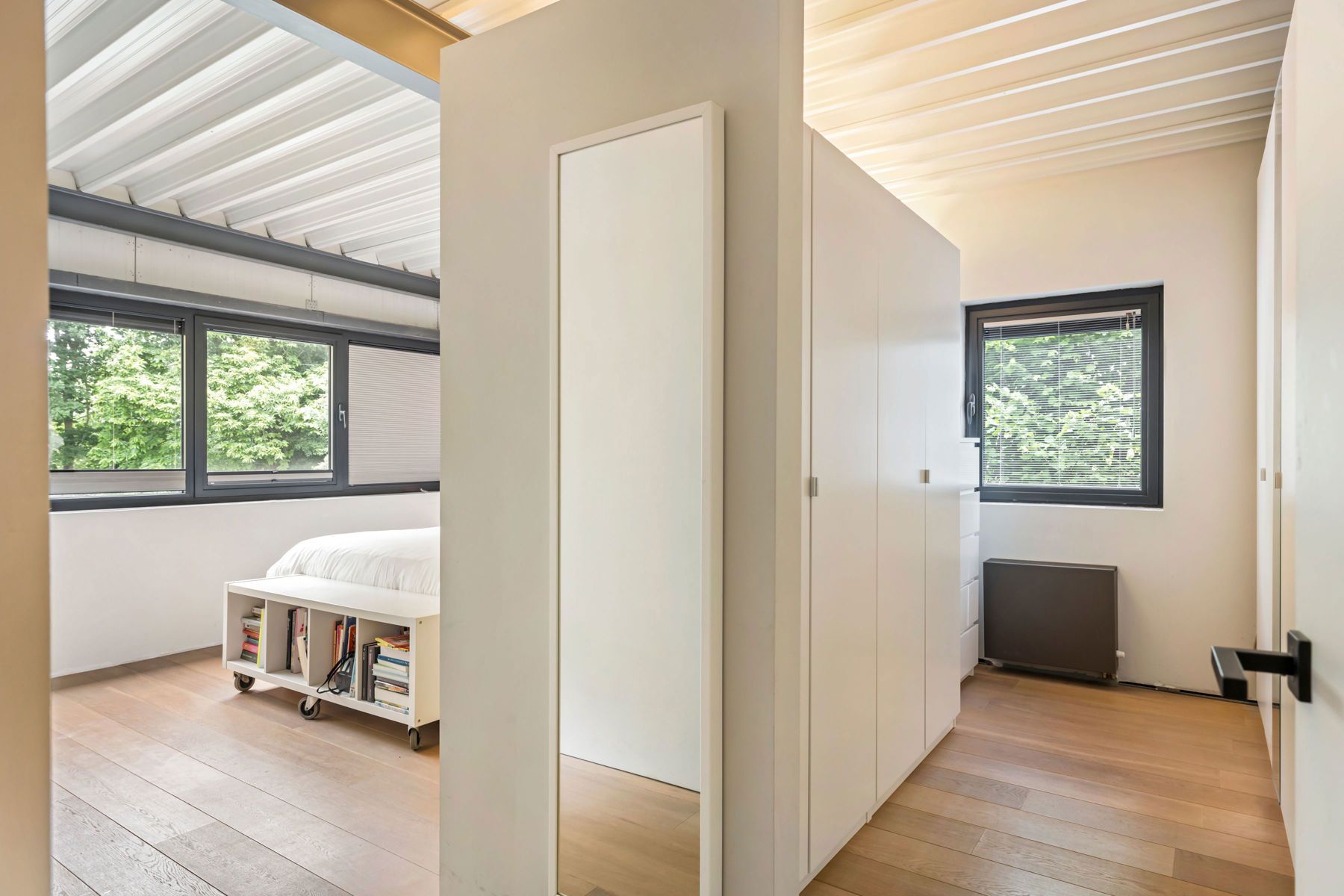 Vrijstaande villa met 4 slpk, zwembad & prachtige badkamer foto 20