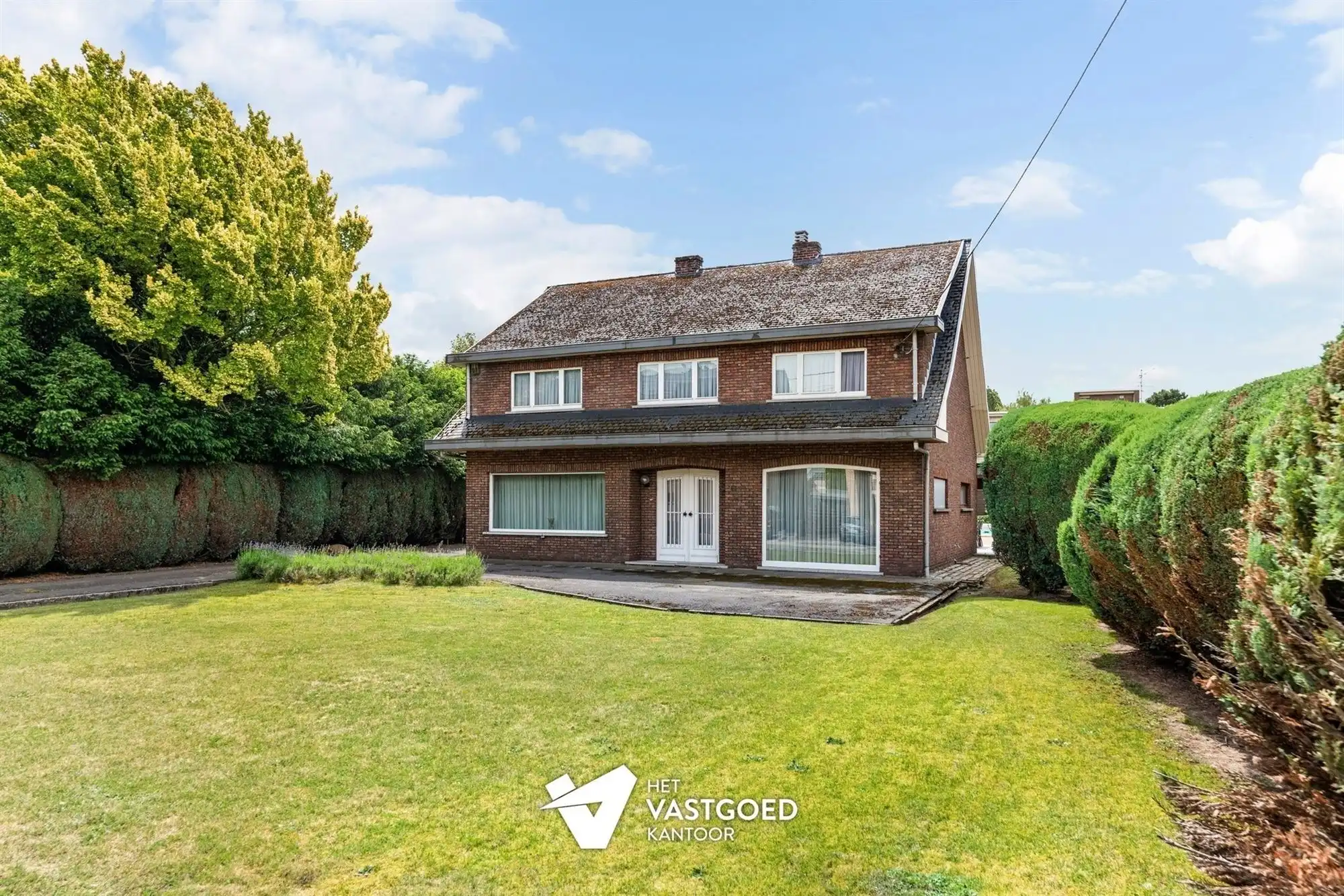 INSTAPKLARE, CENTRAAL GELEGEN WONING OP RUIM PERCEEL MET ZWEMBAD foto 27