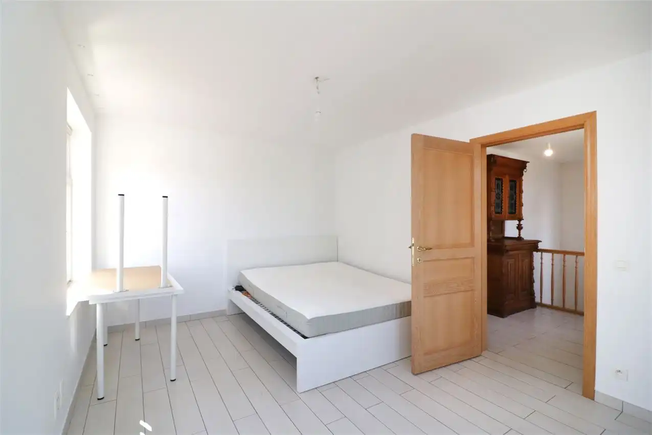 Recente woning met drie slaapkamers en garage op rustige locatie foto 14