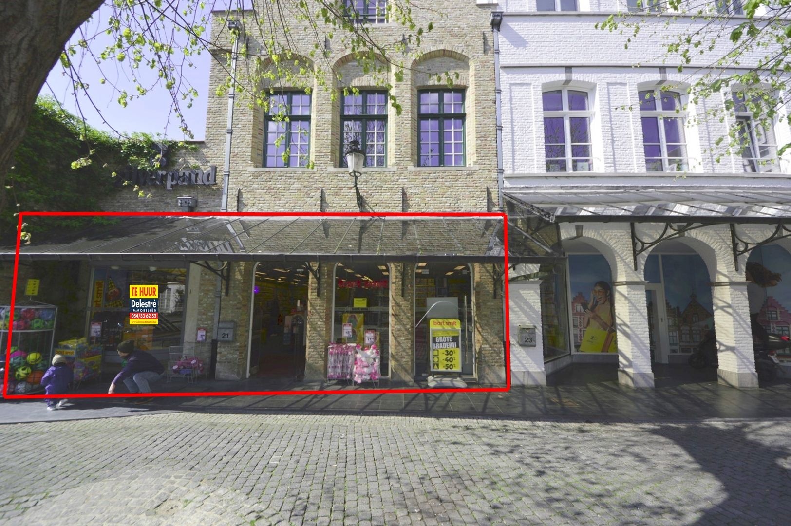 Handelspand op topligging Zilverpand foto {{pictureIndex}}
