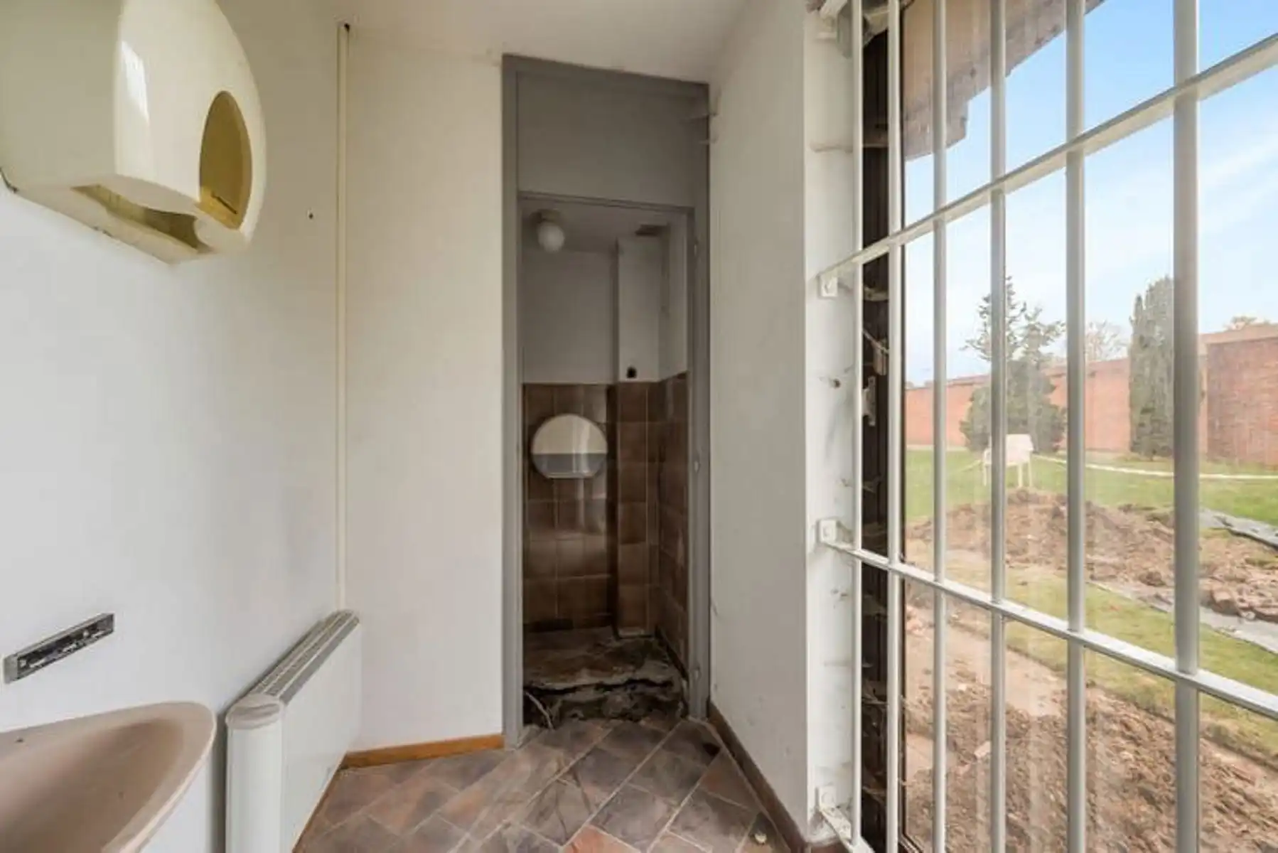 Polyvalent handelspand op centrale marktlocatie met parkeermogelijkheden foto 9