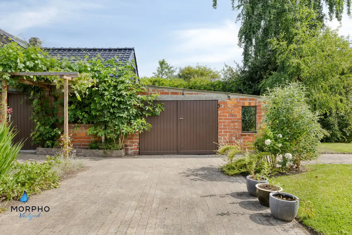 Ruime gezinswoning met 4 slaapkamers, garage en riante, pittoreske tuin foto 35
