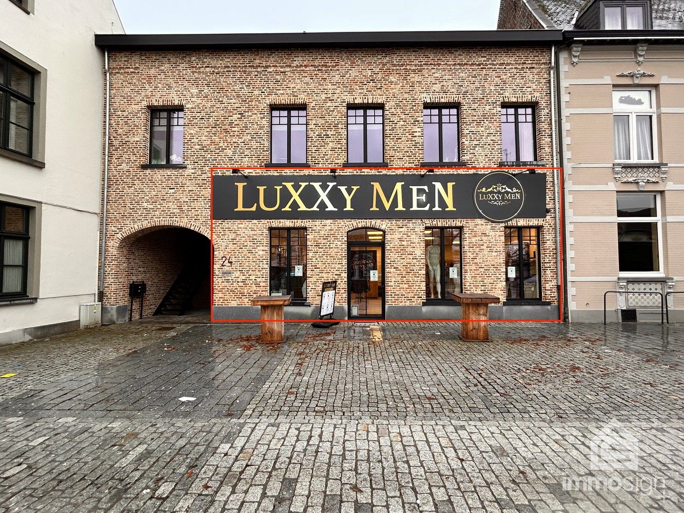 Gelijkvloers handelspand op toplocatie in het hart van Peer! foto {{pictureIndex}}