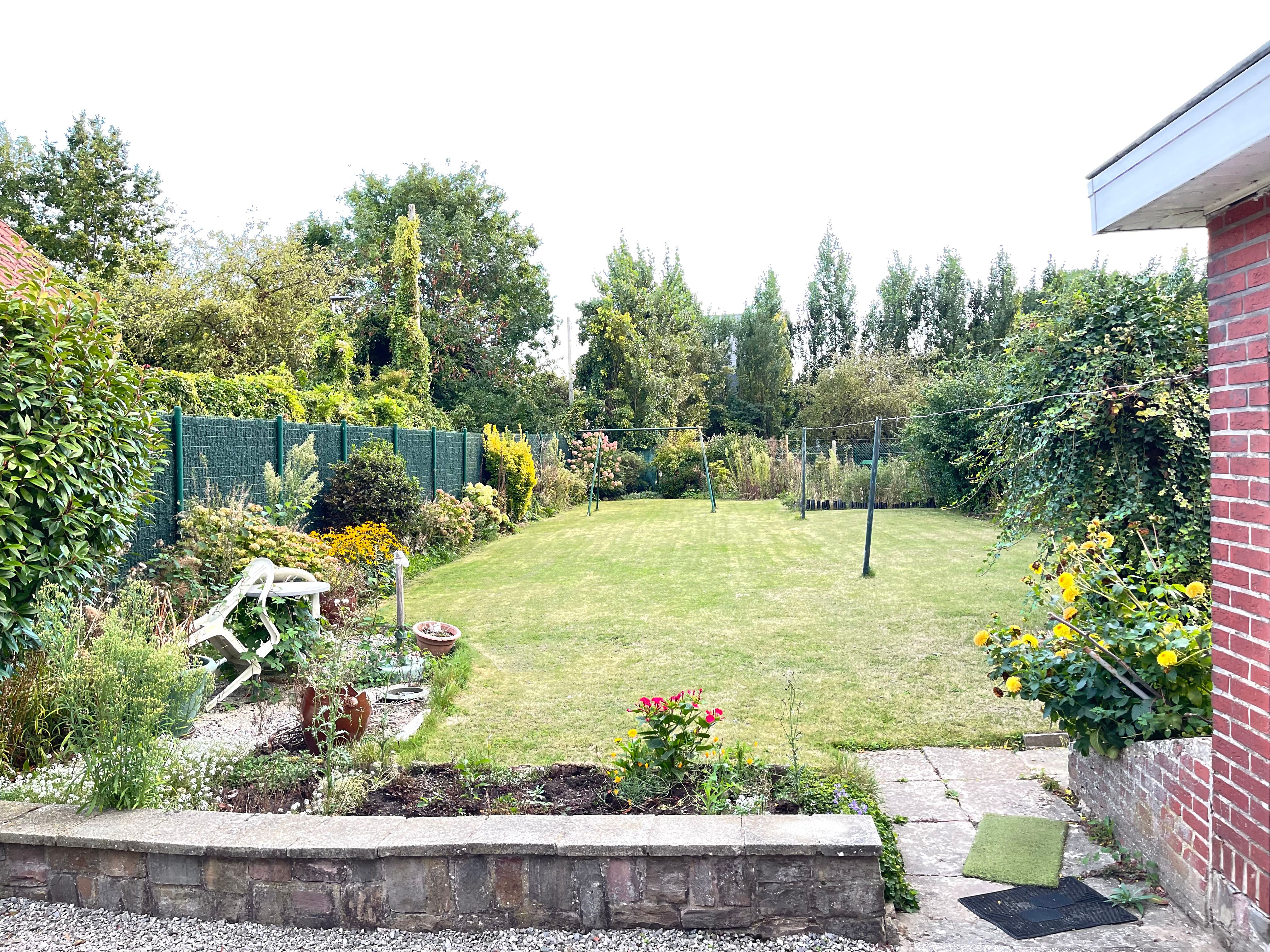 Toffe gezinswoning met heel fijne tuin foto 27