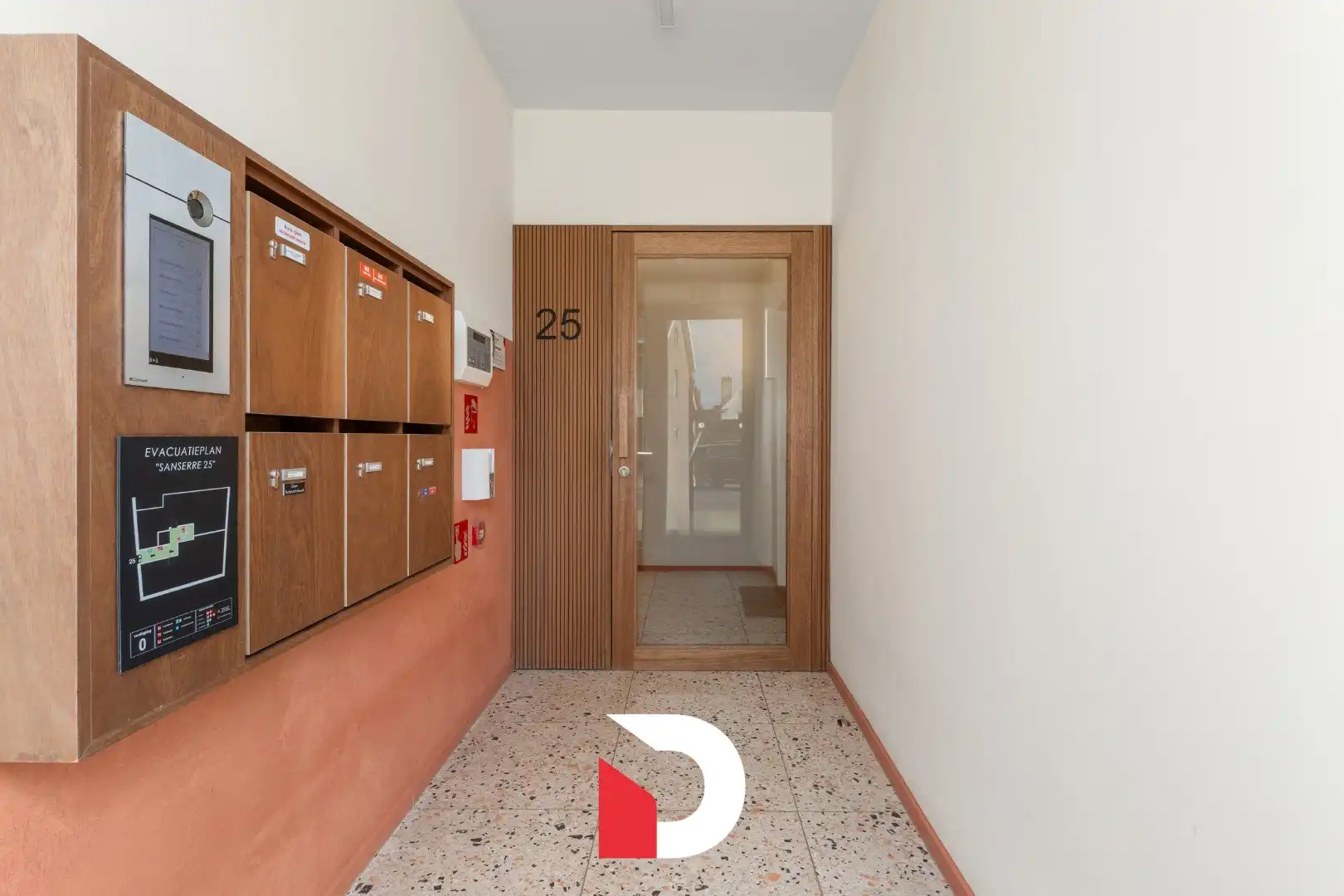 Hoogwaardig afgewerkt app met ruim zuidgericht terras in groene omgeving te Sint-Andries foto 2