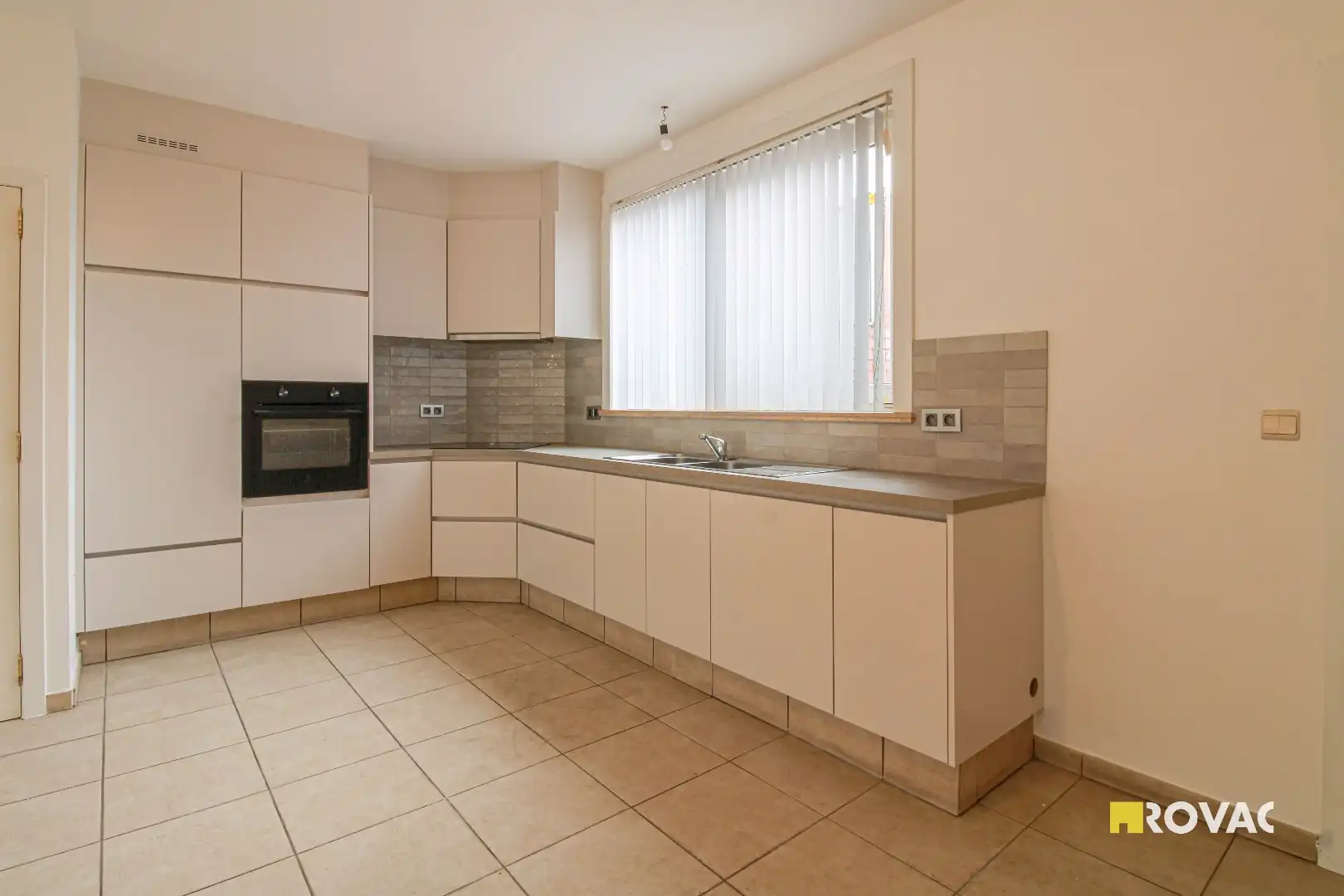 Goed gelegen rijwoning foto 4