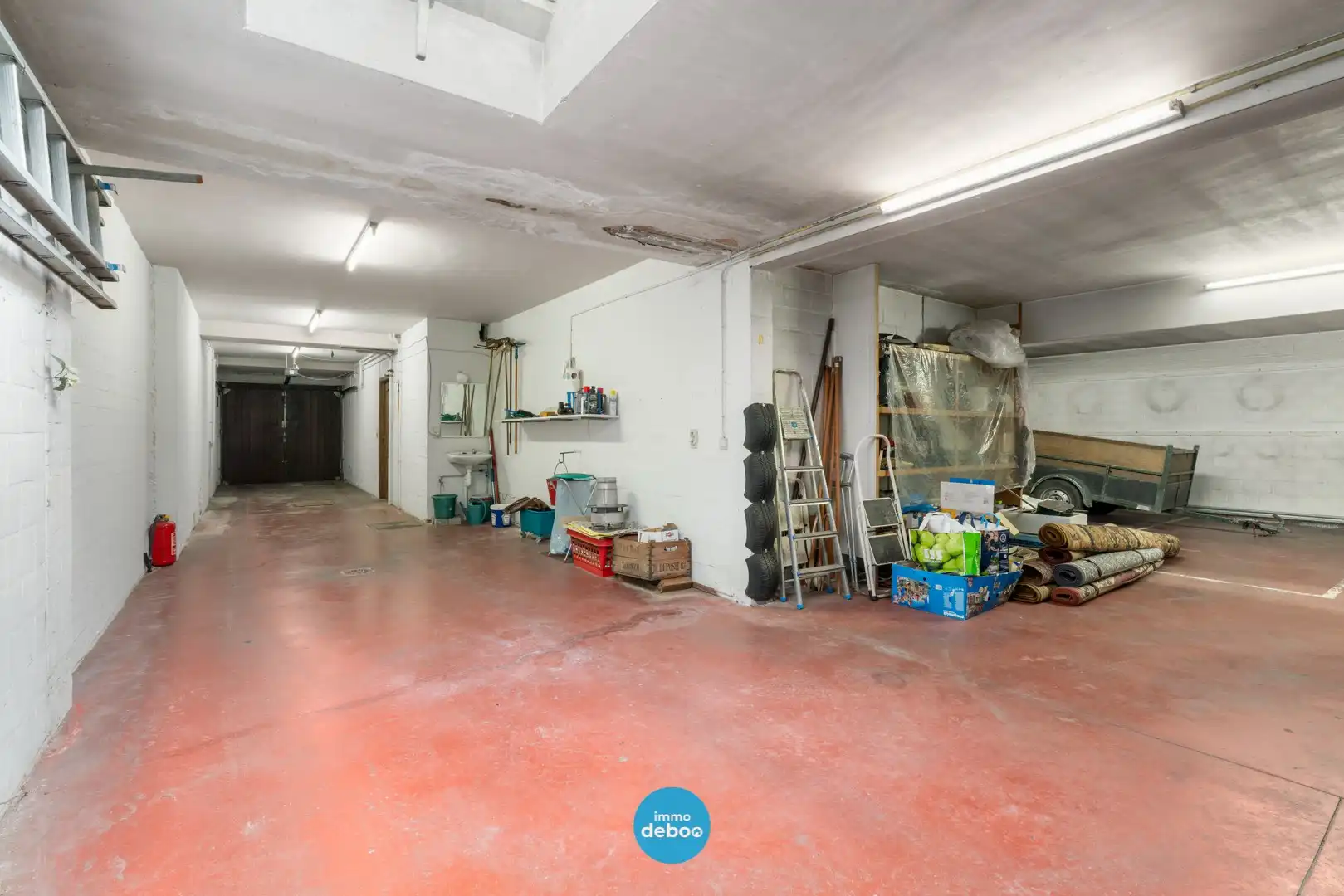 Ruim handelspand met meerdere parkeerplaatsen foto 6