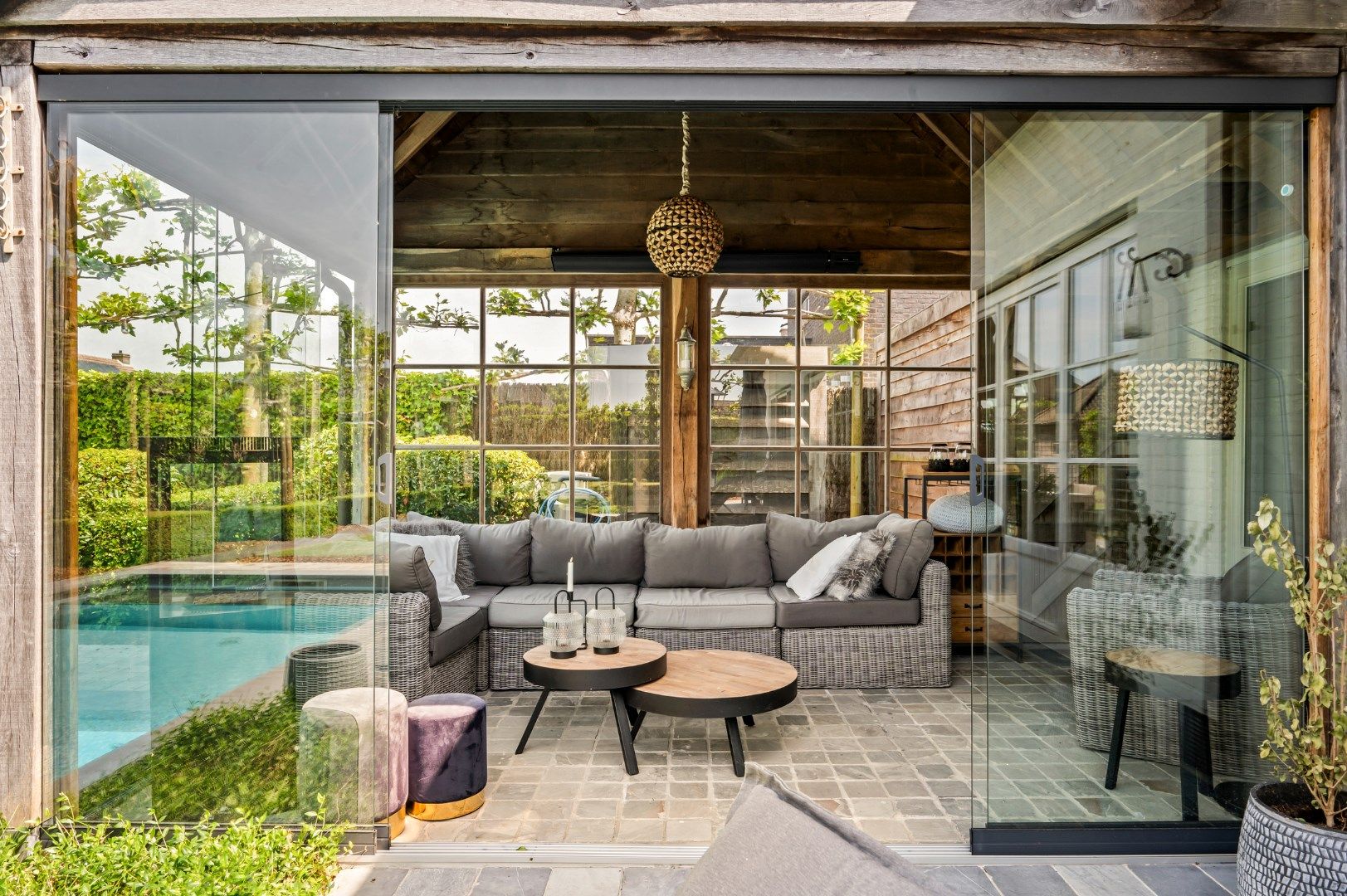 Luxueuze villa met zwembad, poolhouse en vier slaapkamers  foto 29