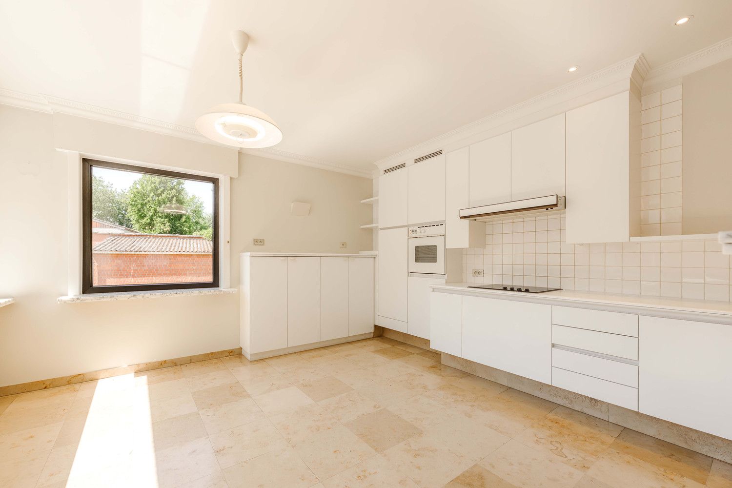 Instapklare woning in het centrum van Meulebeke. foto 10