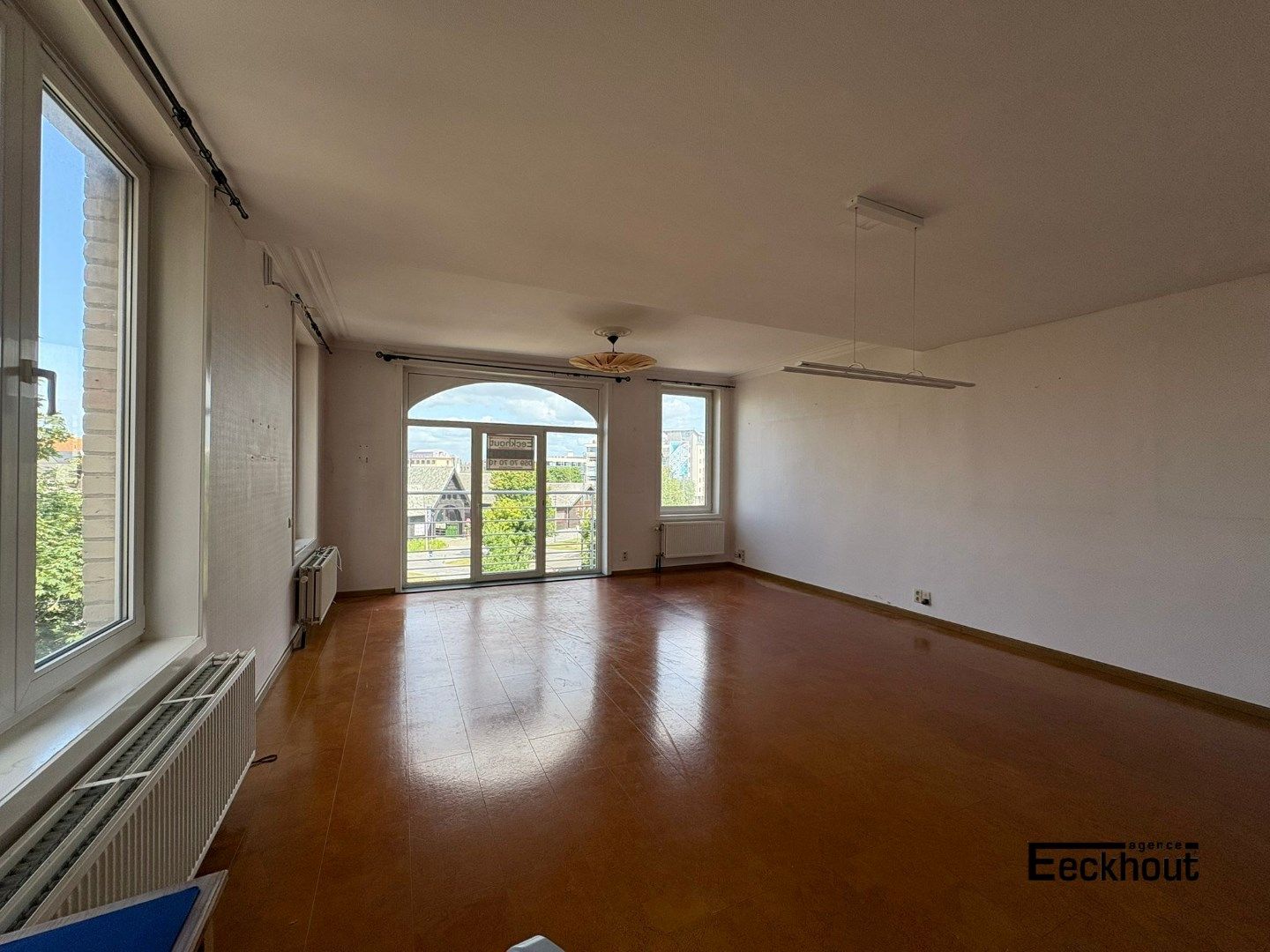 Lichtrijk en ruim appartement op gegeerde locatie foto 4