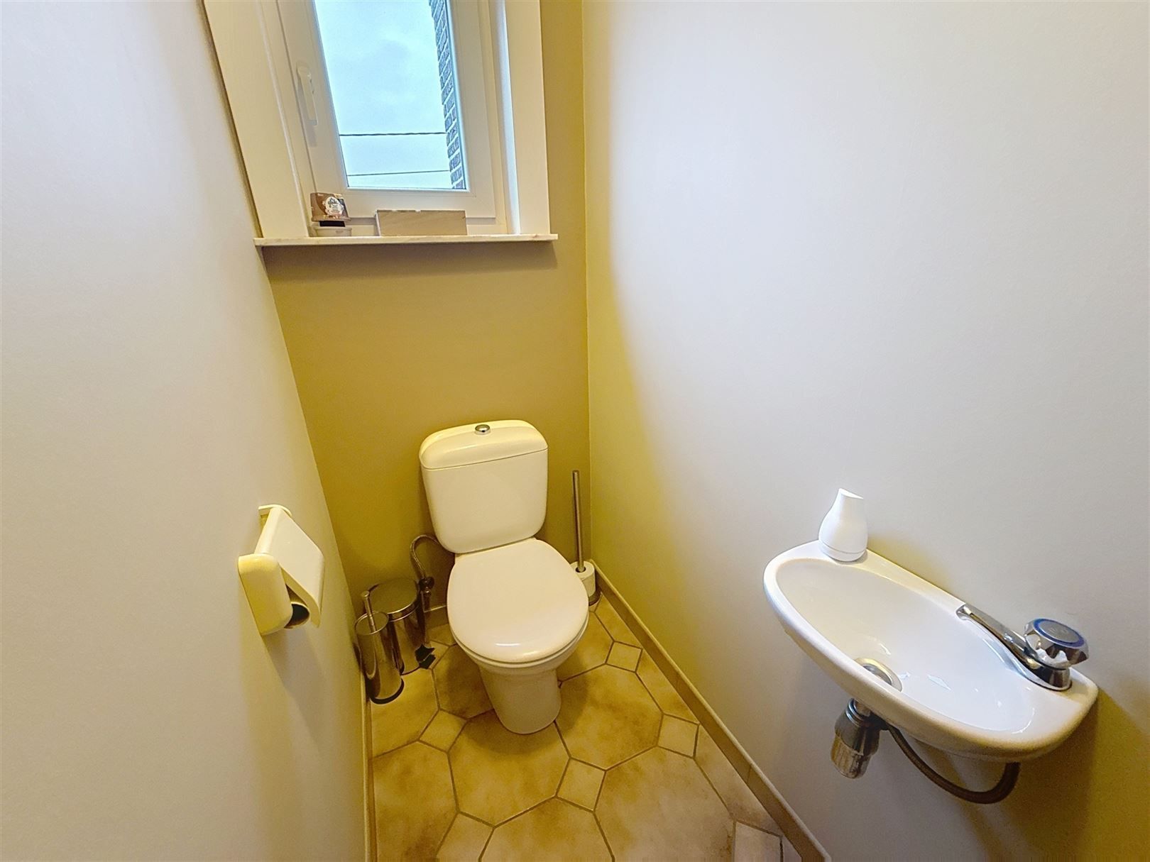 Ruime open bebouwing met 4 slpks, veranda, tuin, garage, 8a  foto 50