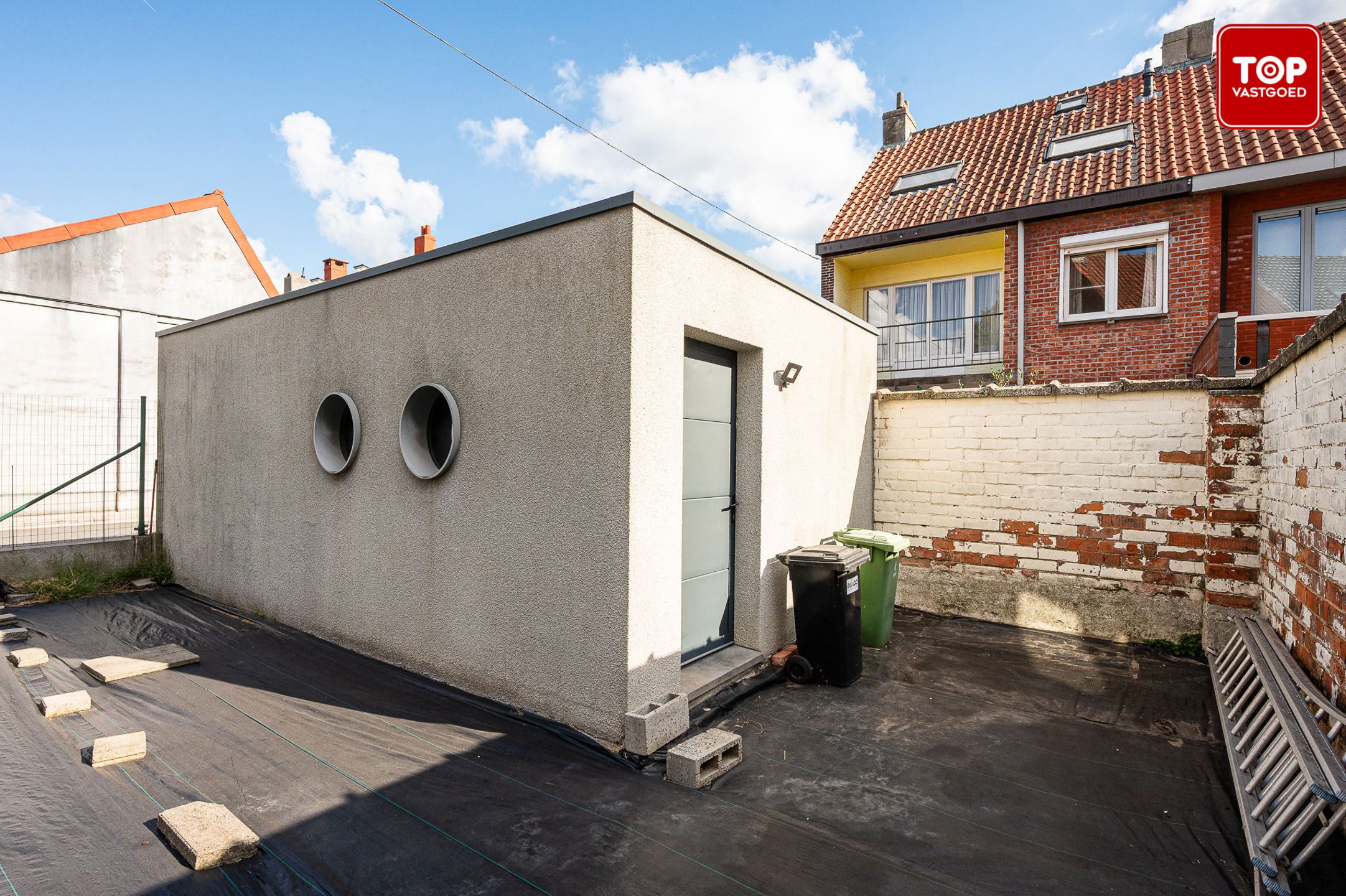 Te renoveren half open woning met tuin en garage. foto 15