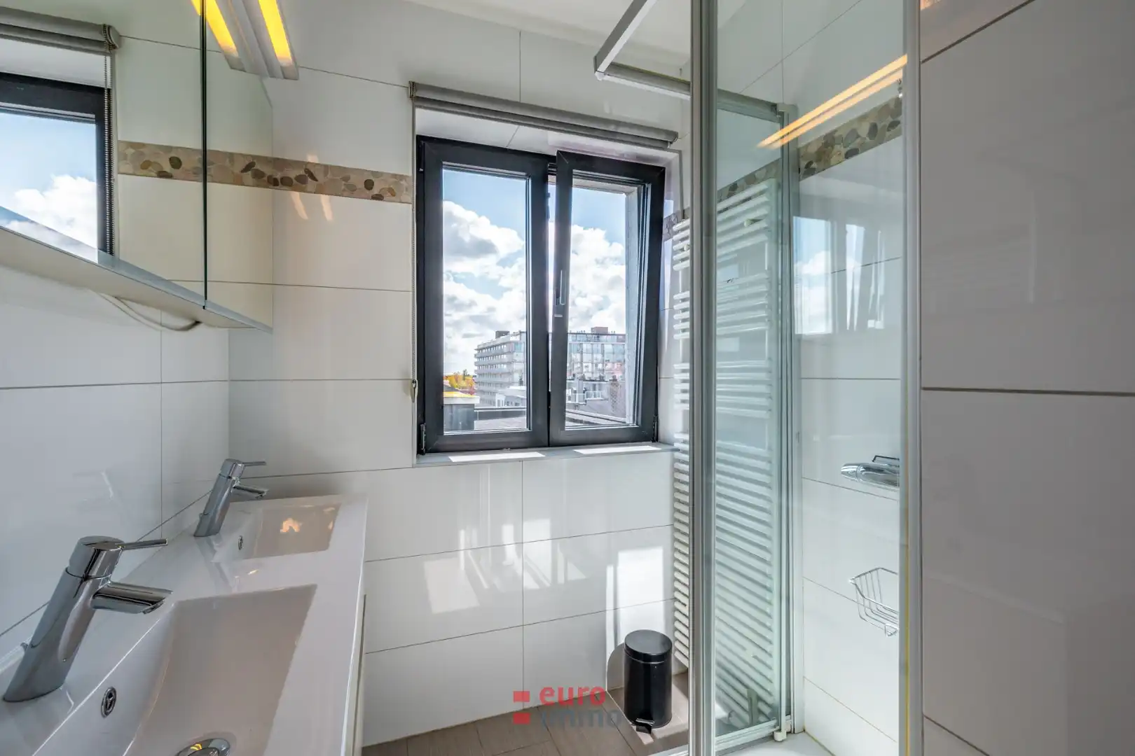 Super gelegen appartement met zijdelings zeezicht! foto 11