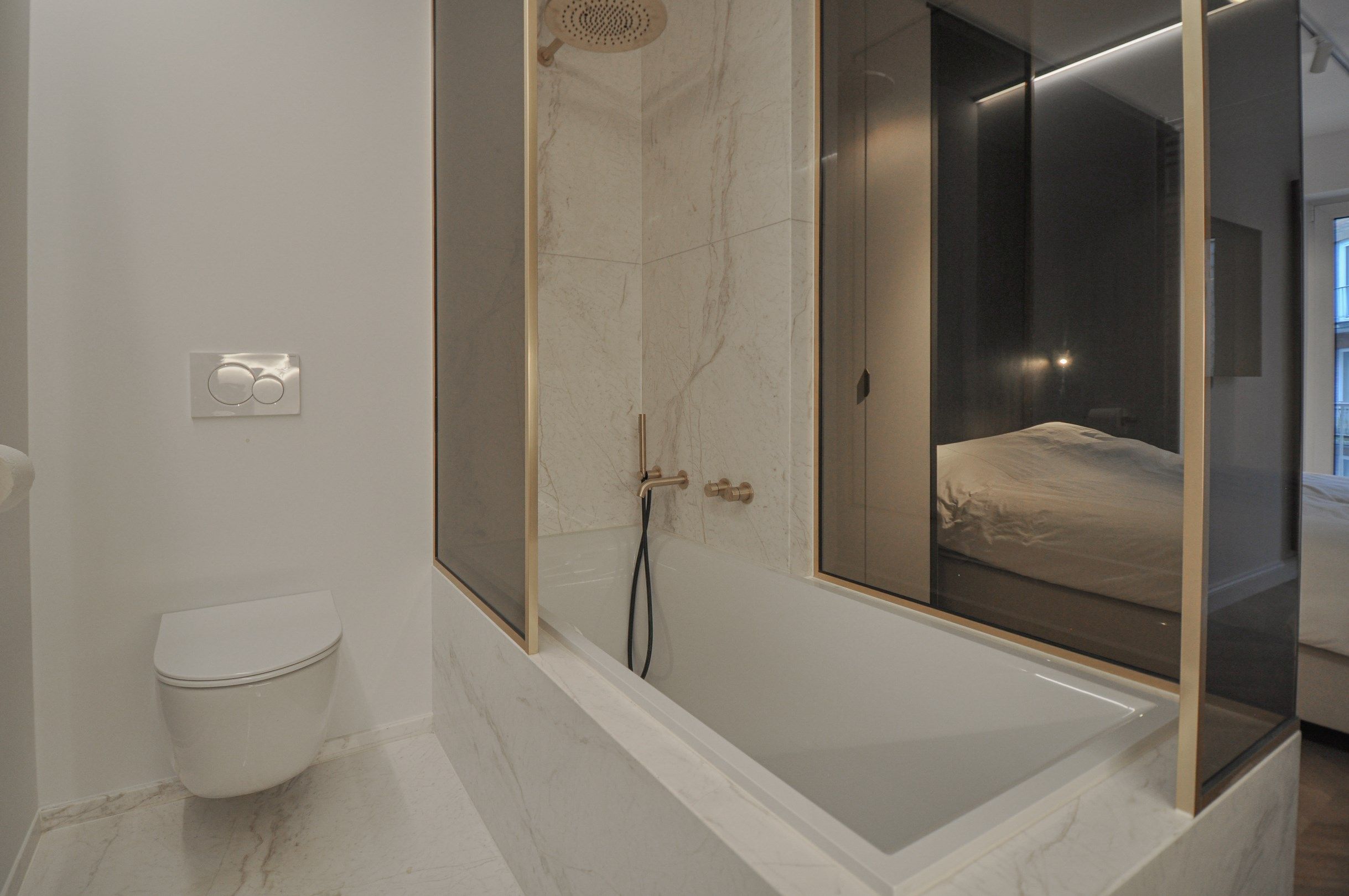 Hoogwaardig volledig gerenoveerd appartement met zijdelings zeezicht en zicht op de Kustlaan. foto 20