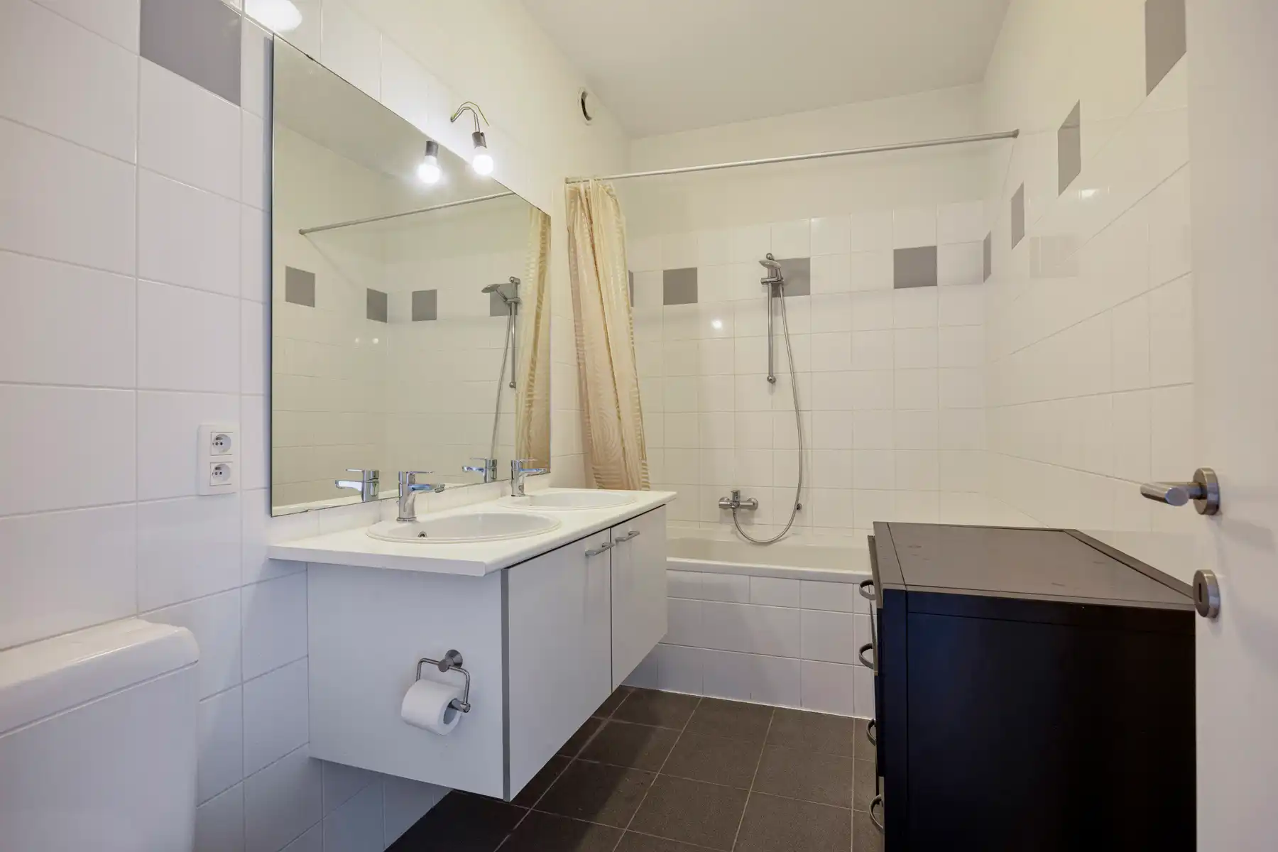 Appartement met 3 slaapkamers, 2 badkamers en staanplaats foto 14