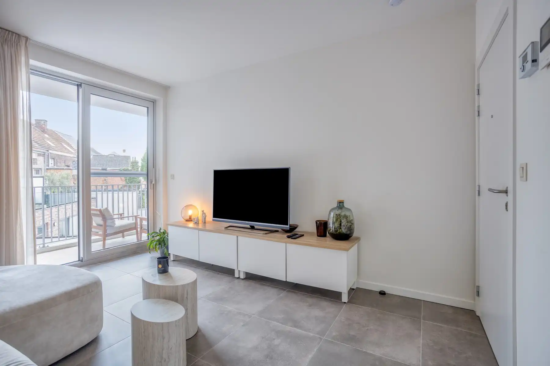 Modern appartement met twee slaapkamers en autostaanplaats nabij het centrum foto 4