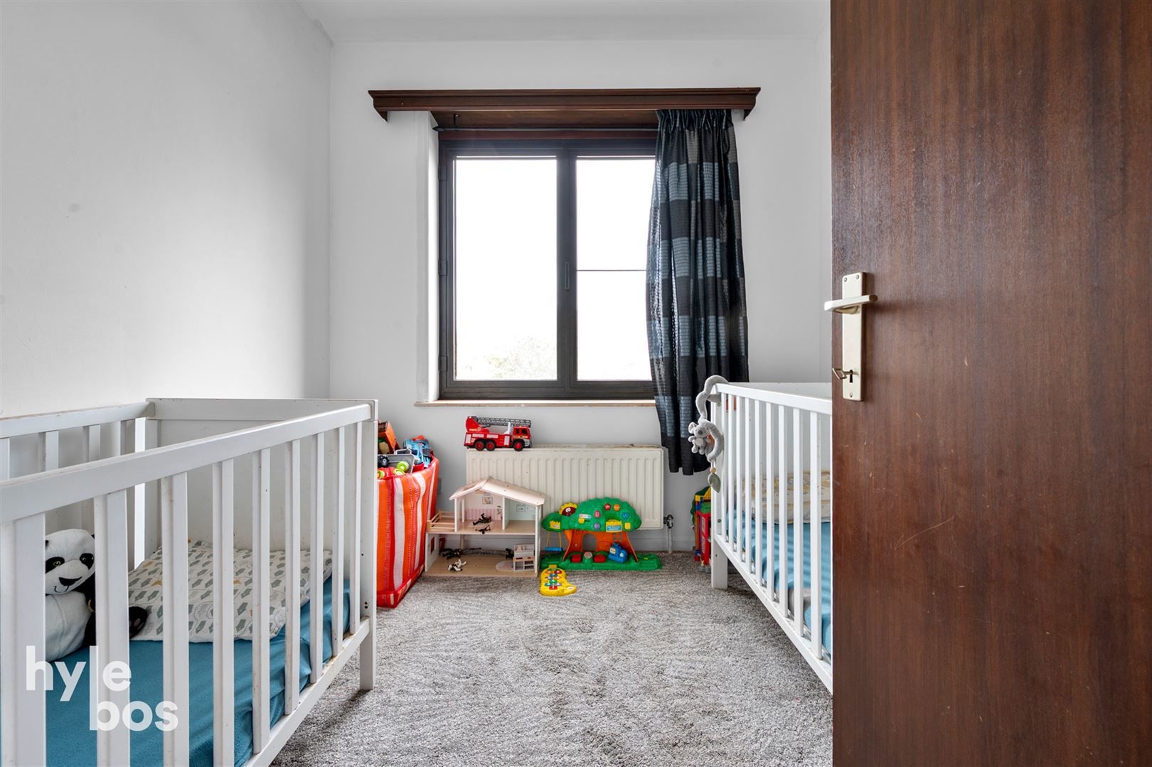 Opbrengsteigendom met 5 ruime appartementen en garages op topligging foto 10