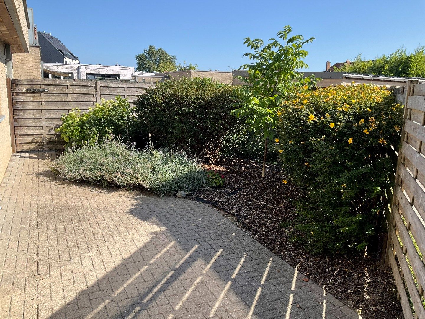 Gelijkvloers appartement met terras en tuintje (87 m²), 2 slpk, Torhout. foto 2