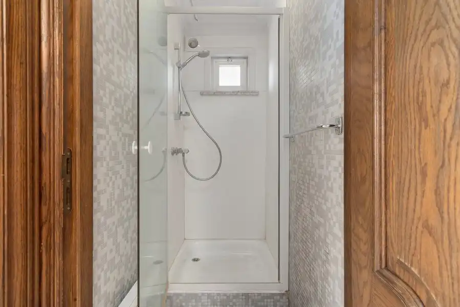 Bedrijfspand met woonst te huur in Dikkelvenne foto 14