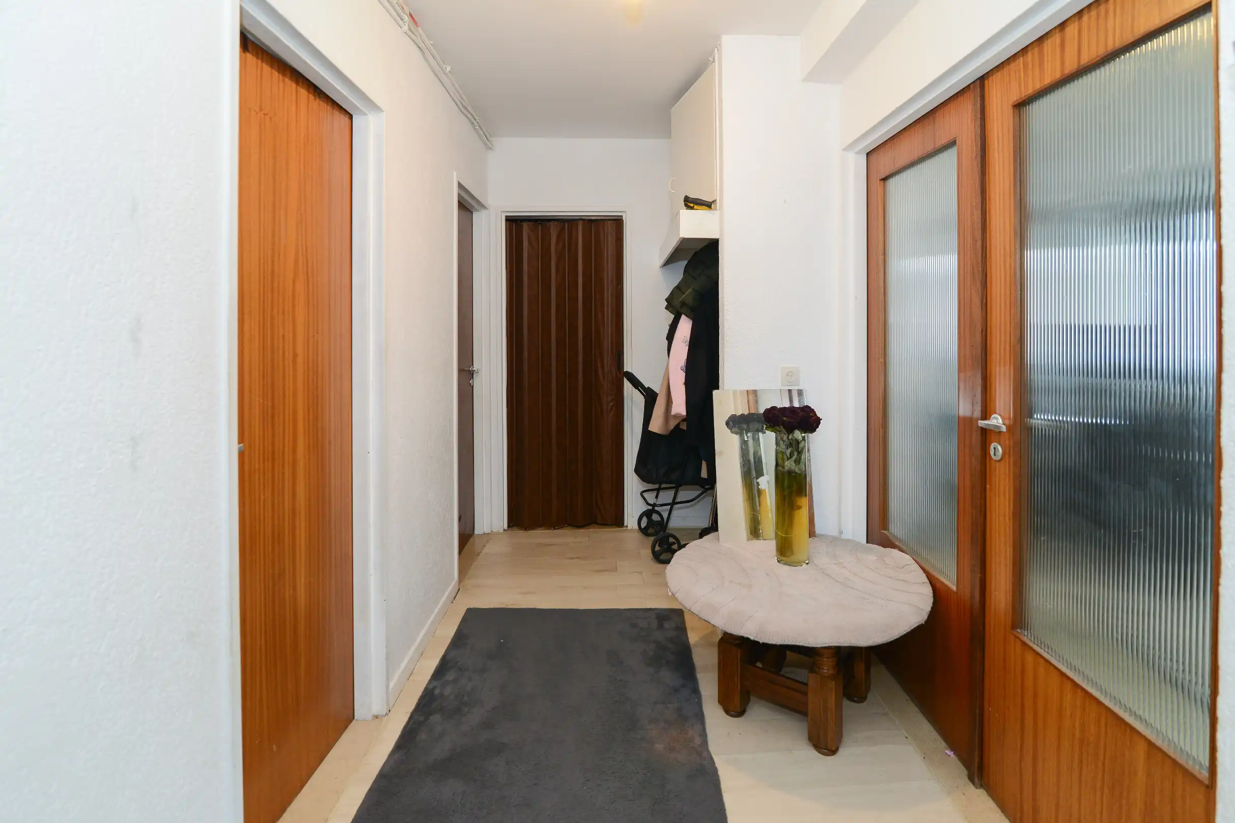 Appartement met 2 slaapkamers + kelderberging te Genk centrum foto 2