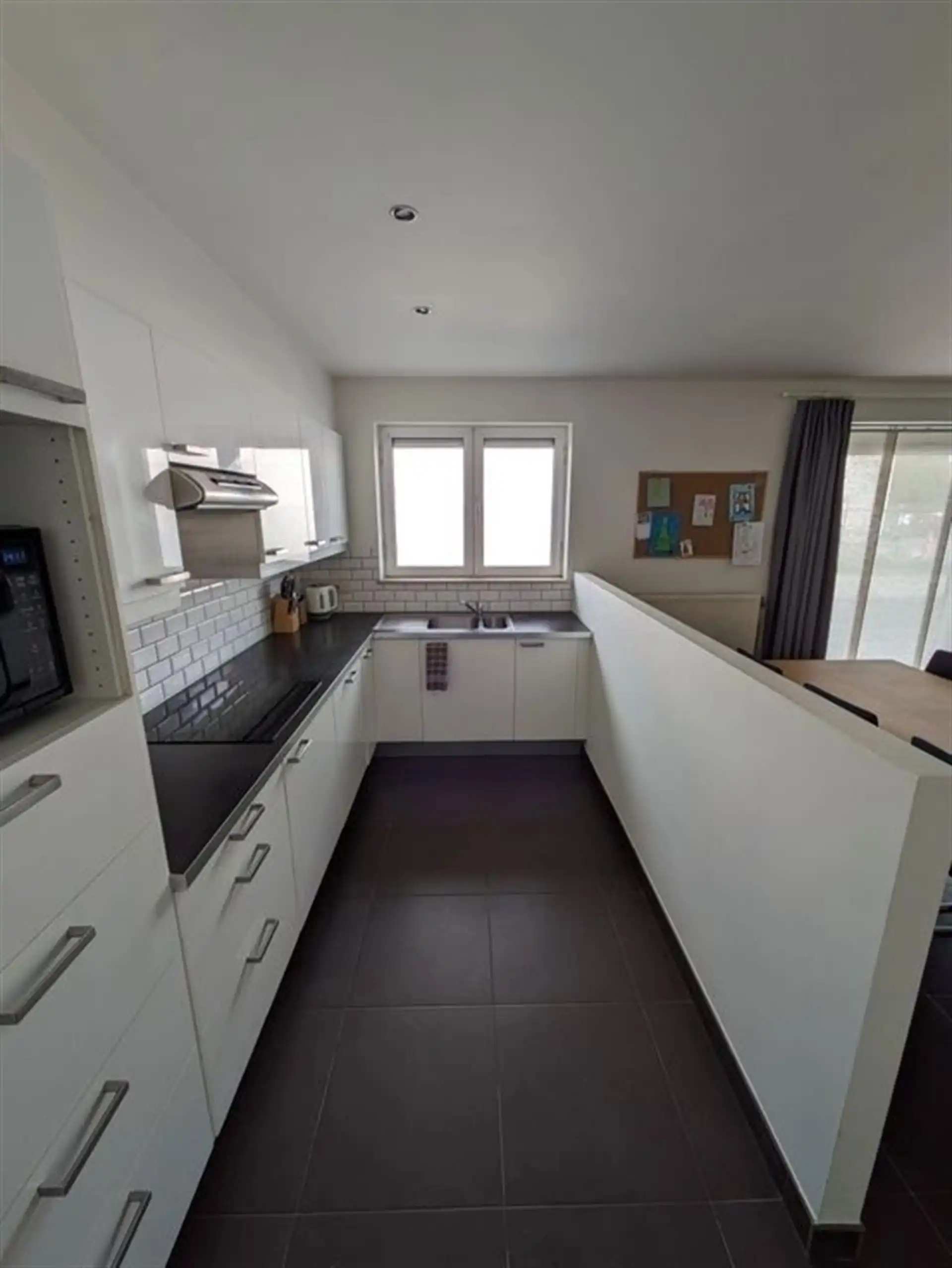 Gelijkvloersappartement met 3 slaapkamers foto 2