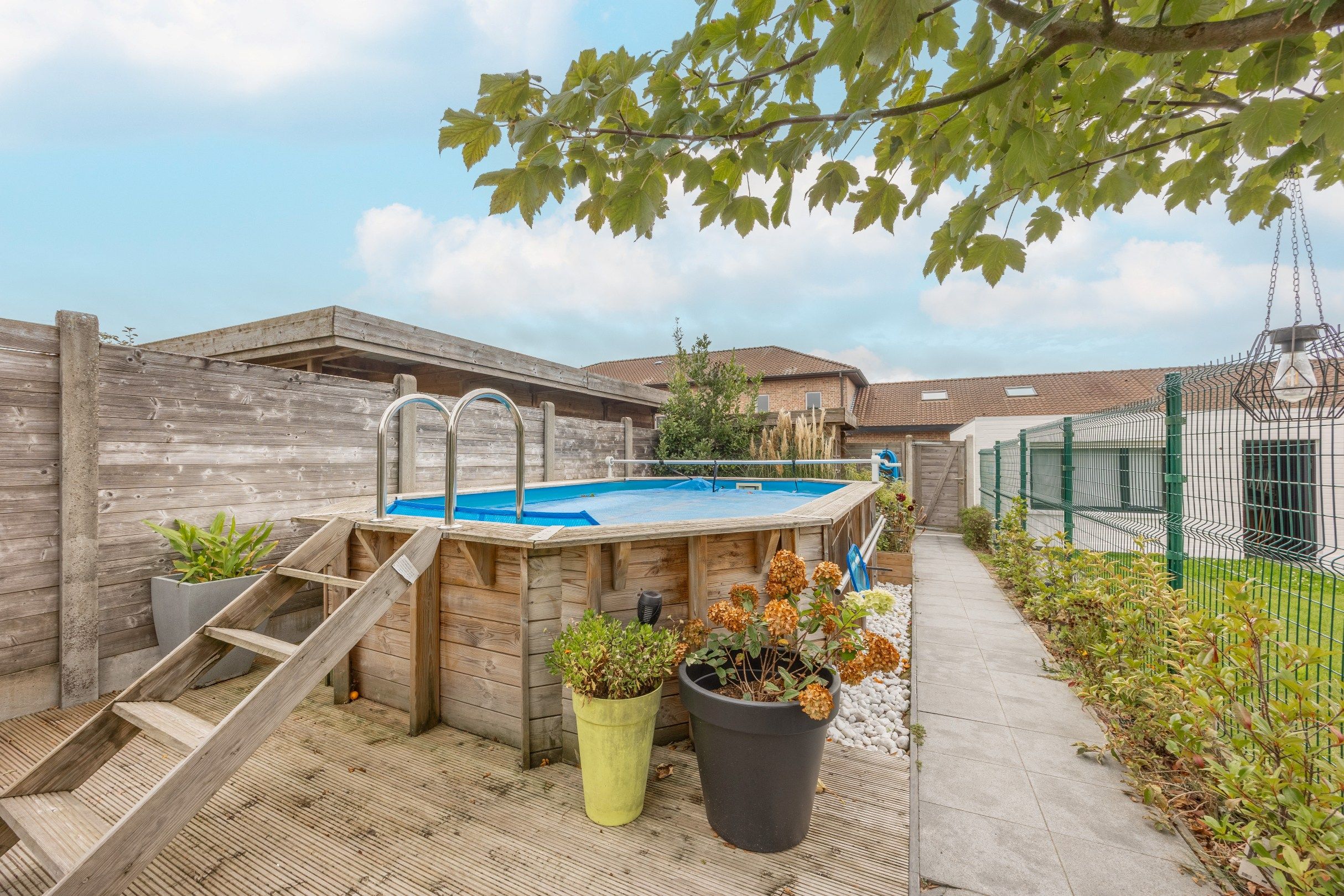 GERENOVEERDE WONING MET TUIN EN UITWEG foto 15