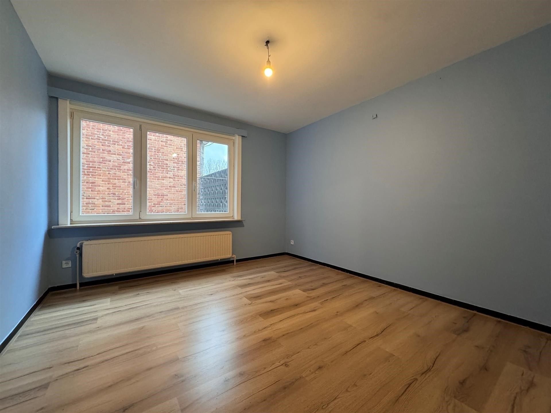 Gunstig gelegen 2 slaapkamer appartement. foto 11