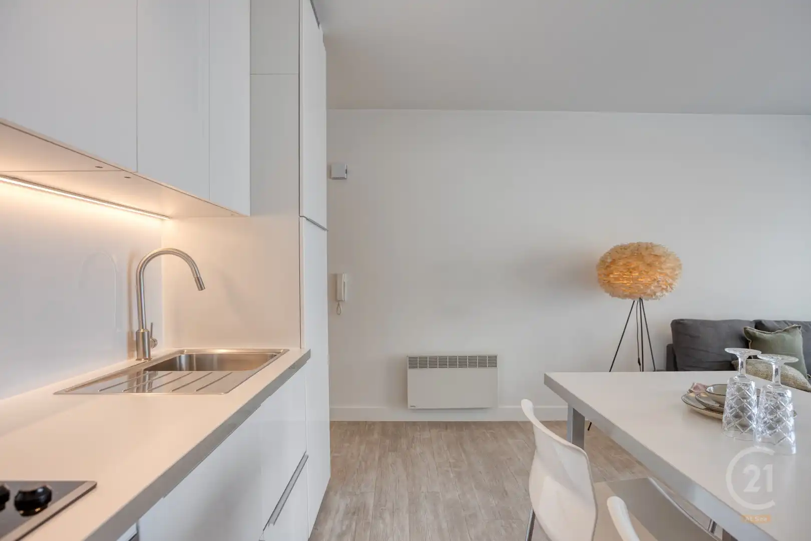 Instapklaar appartement met zijdelings zeezicht op toplocatie in Middelkerke foto 7