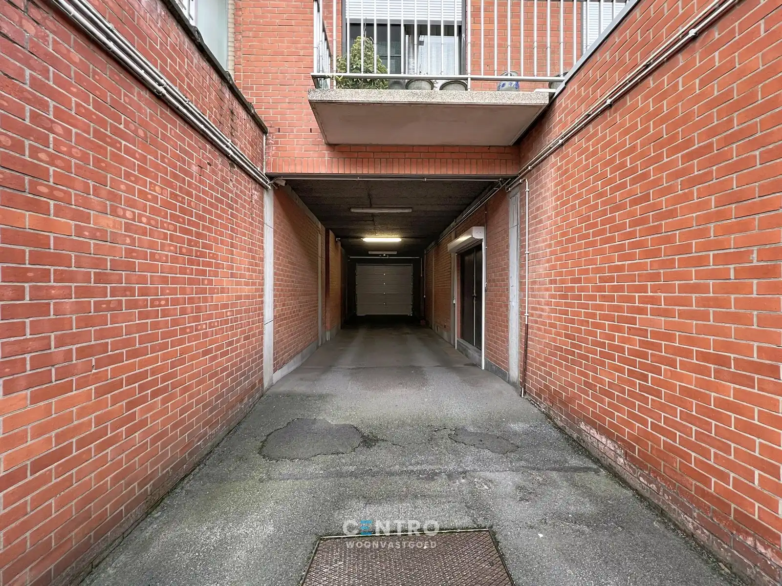 GEMETSTE garage te koop CENTRUM Roeselare nabij Sint-Michielskerk ! foto 9