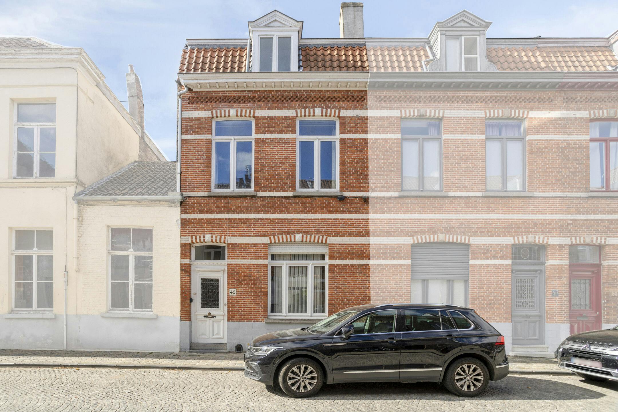 Hoofdfoto van de publicatie: Charmant huis te koop in Sint-Clarastraat Brugge
