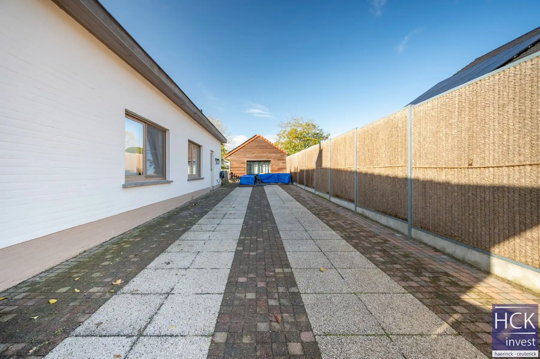 KRUISHOUTEM - Instapklare en prachtig gelegen woning met 4 SLPK. én zwembad foto 25