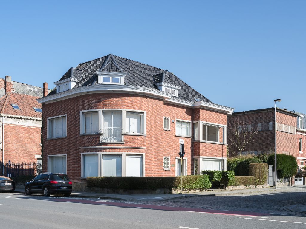 Voormalige dokterswoning met praktijkruimte en stadstuin foto 20