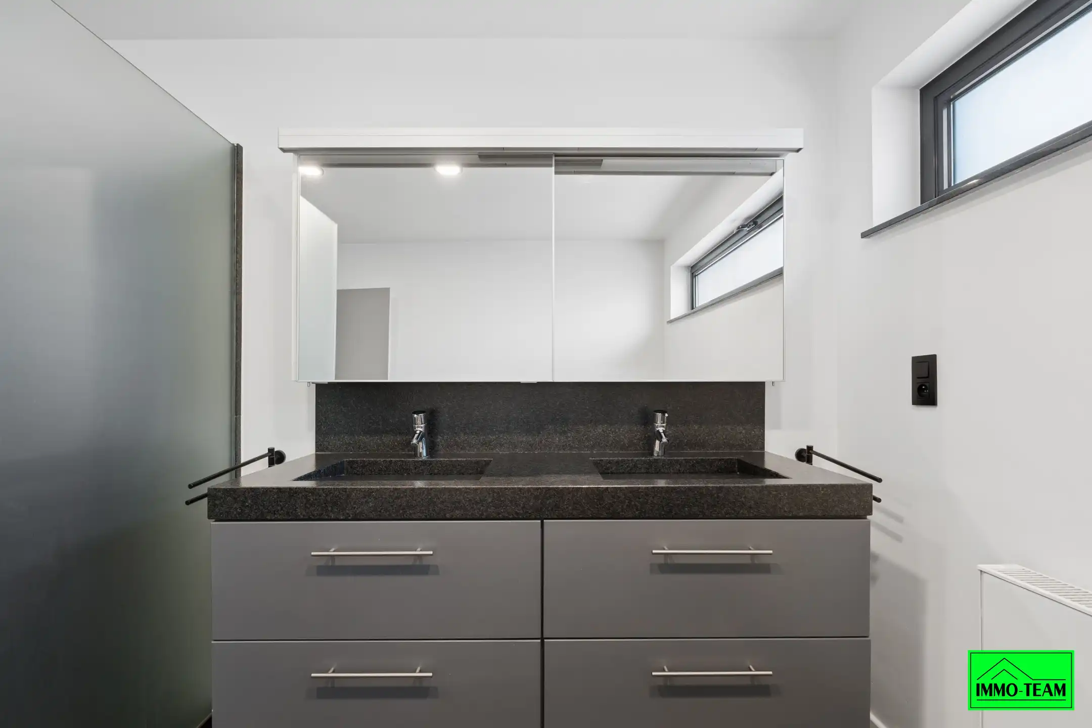 Instapklare, energiezuinige gezinswoning met tuin en garage foto 14