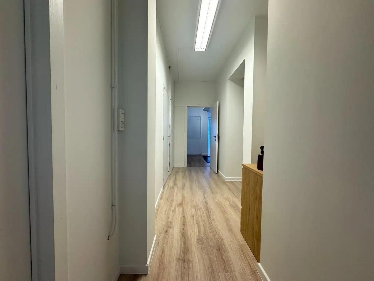Gelijkvloers handelspand te huur in Genk centrum foto 9