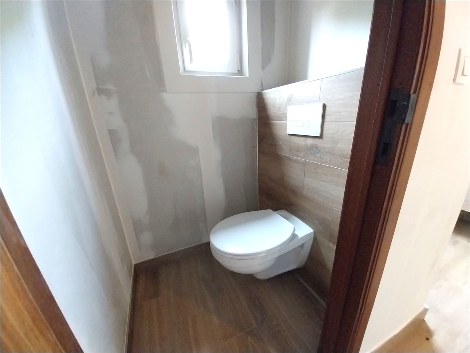 TE HUUR: gerenoveerde woning met 3 slaapkamers te Paal! foto 11