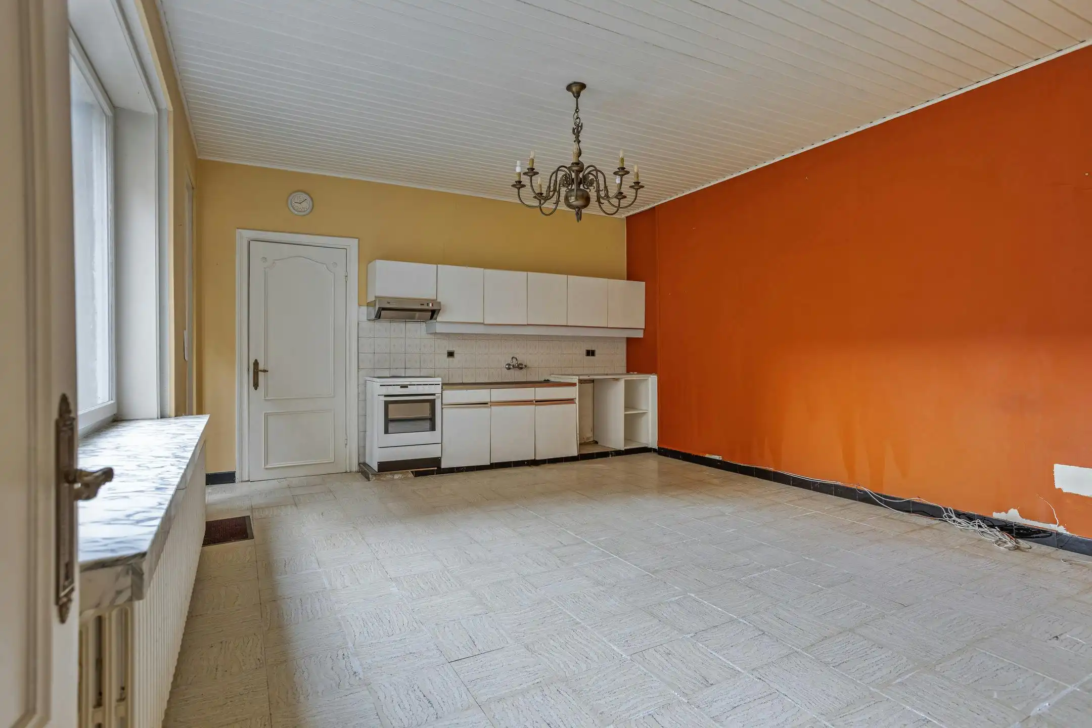 Handelspand met woning in centrum Veurne. foto 16