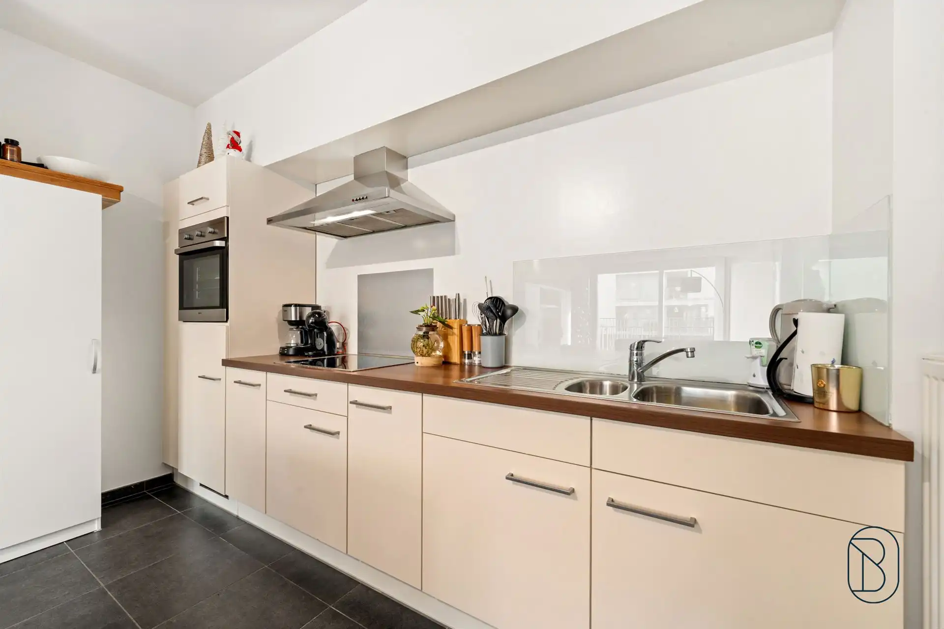Perfect onderhouden appartement in centrum Vichte! foto 6