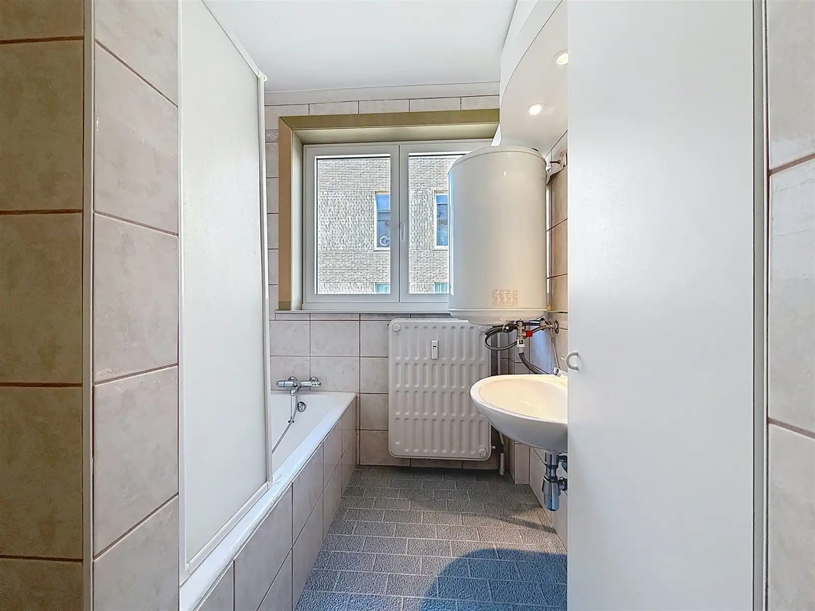 Ruim App 2de V, 2 slpks, terras en kelder foto 12