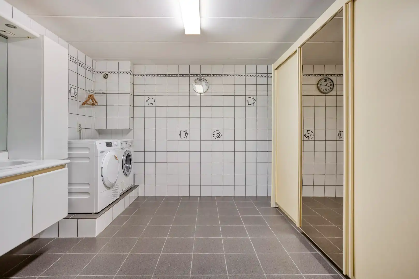 Landelijk en stijlvol wonen in alle rust – Ruime villa met fraai aangelegde tuin foto 22