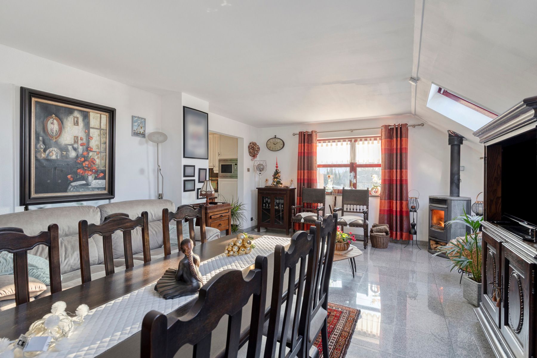 Prachtig alleenstaand 2-slaapkamer appartement met carport. foto 17