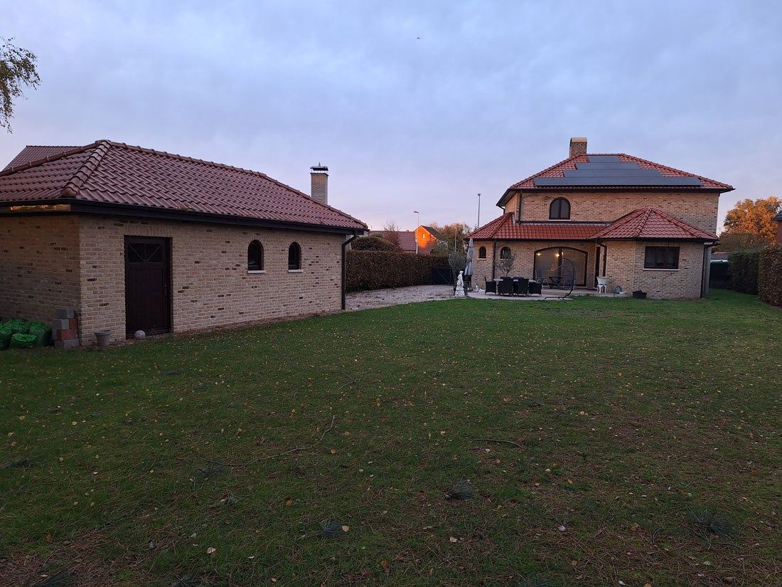 Spaans landhuis te Zonhoven met voldoende groen foto 23