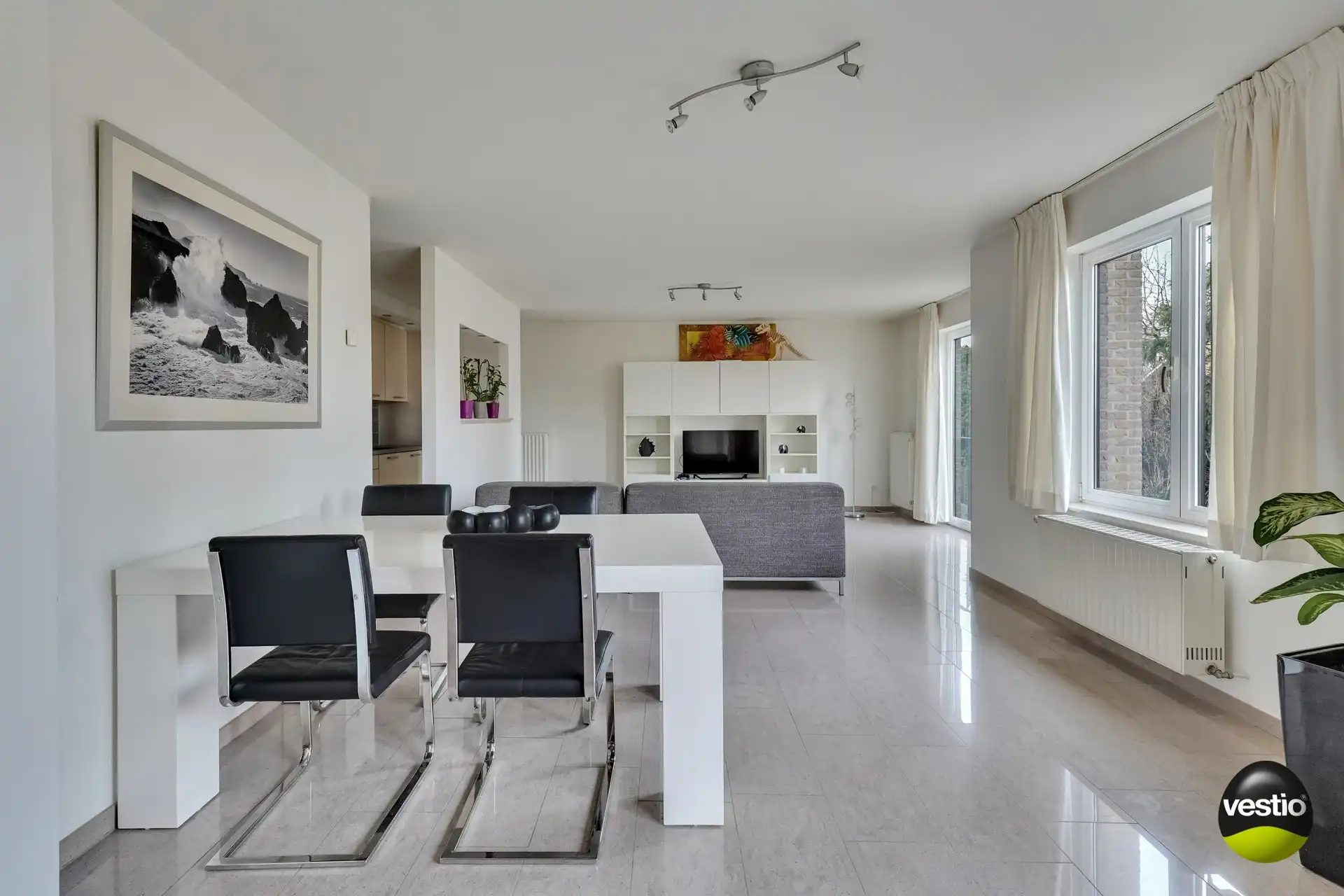 RUIM APPARTEMENT OP RUSTIGE LOCATIE AAN CENTRUM MAASEIK foto 10