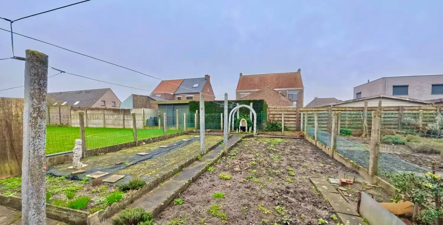 Te renoveren woning met uitbreidingsmogelijkheden! foto 12