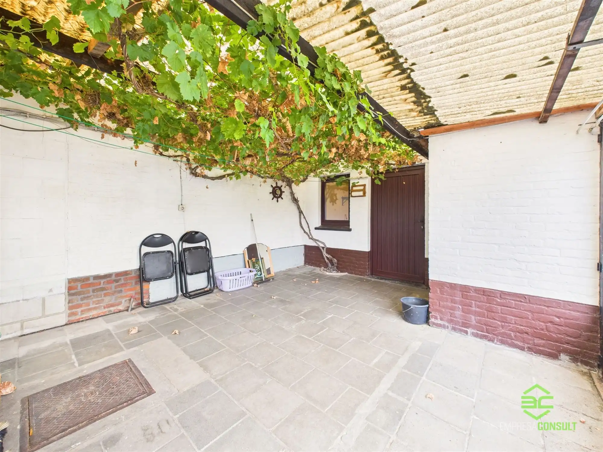 Op te frissen gezinswoning op een rustige locatie! foto 11