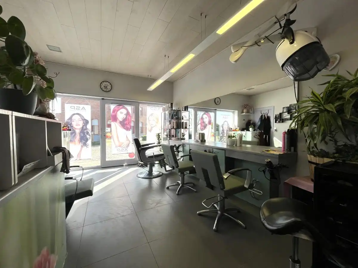 Passendale – Ruime hoekwoning met tuin, poolhouse en praktijkruimte foto 26